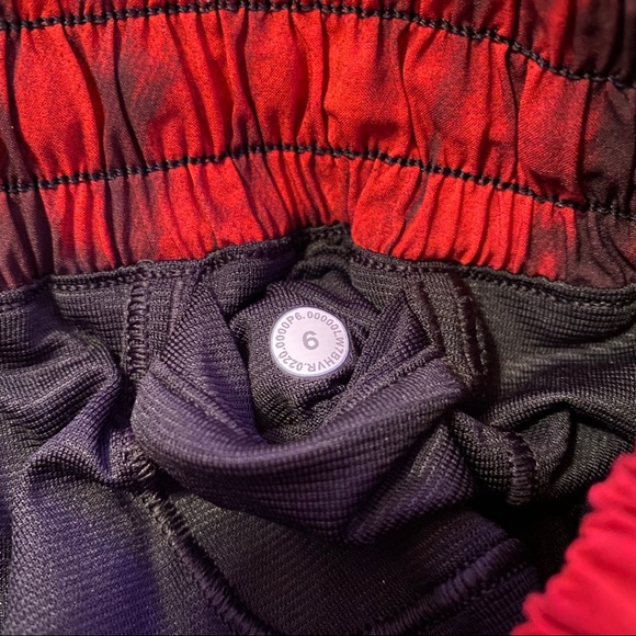 NWT Lululemon Hotty Hot Shorts 2.5” - Game Day - Picture 4 of 7